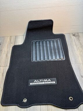 Genuine Nissan Altima Midnight Edition 4 Carpet Floor Mat Set New OEM Black